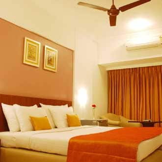 https://imgcld.yatra.com/ytimages/image/upload/t_hotel_yatra_details_desktop/v1467527187/Domestic Hotels/Hotels_Pune/Hotel Royal Park/Club Twin Double Room/Club_Twin_Double_Room_Y8wK4j.jpg